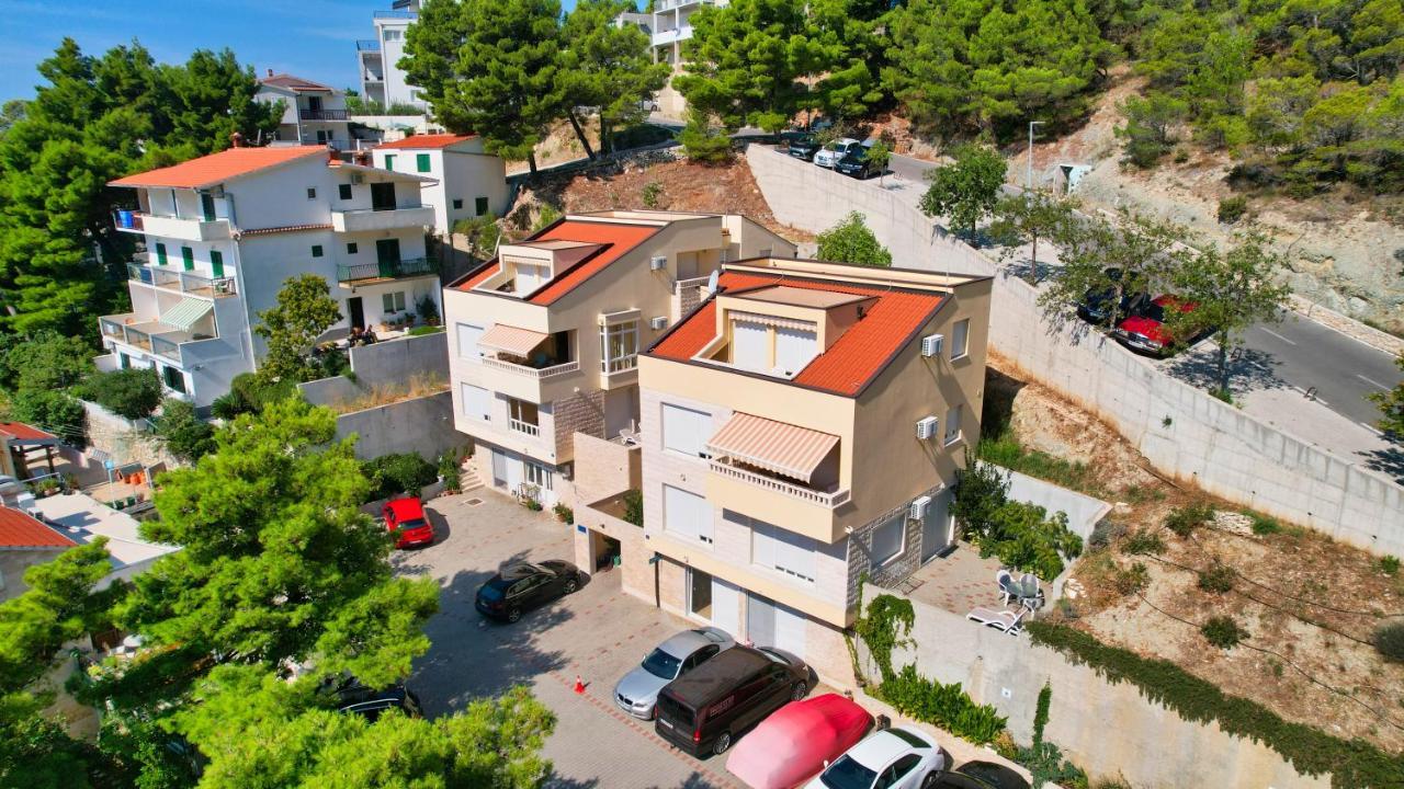 Apartments Villa Astra & Pinija Brela Ngoại thất bức ảnh