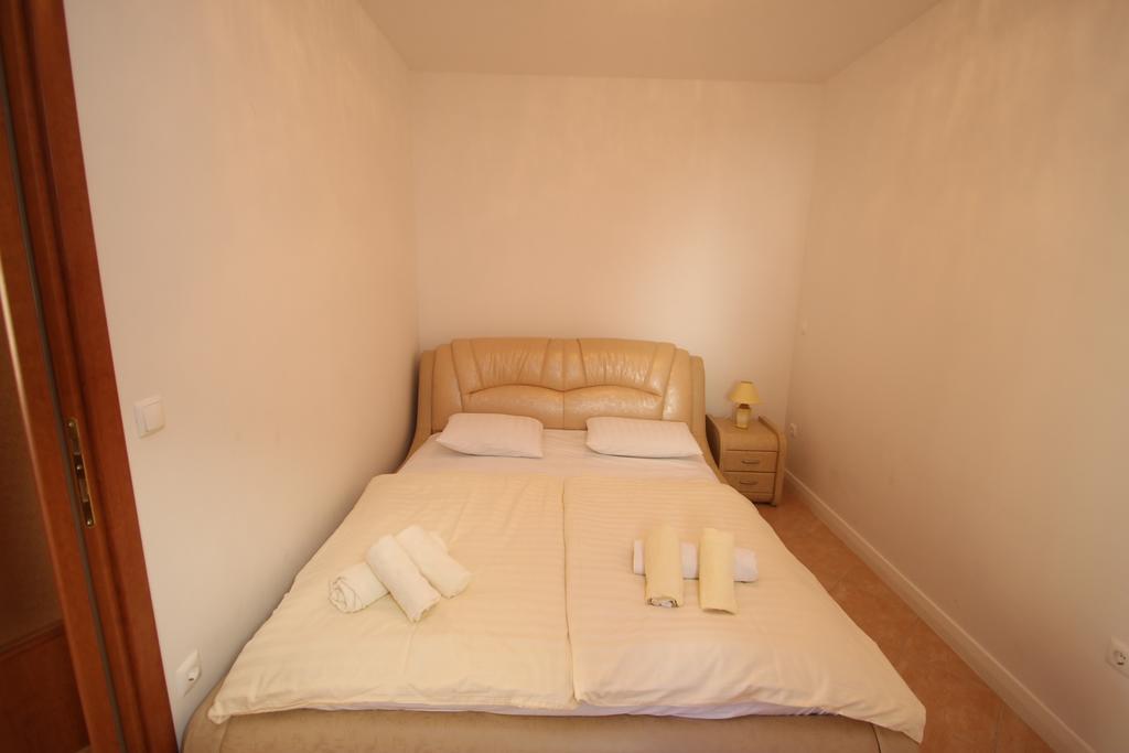 Apartments Villa Astra & Pinija Brela Phòng bức ảnh