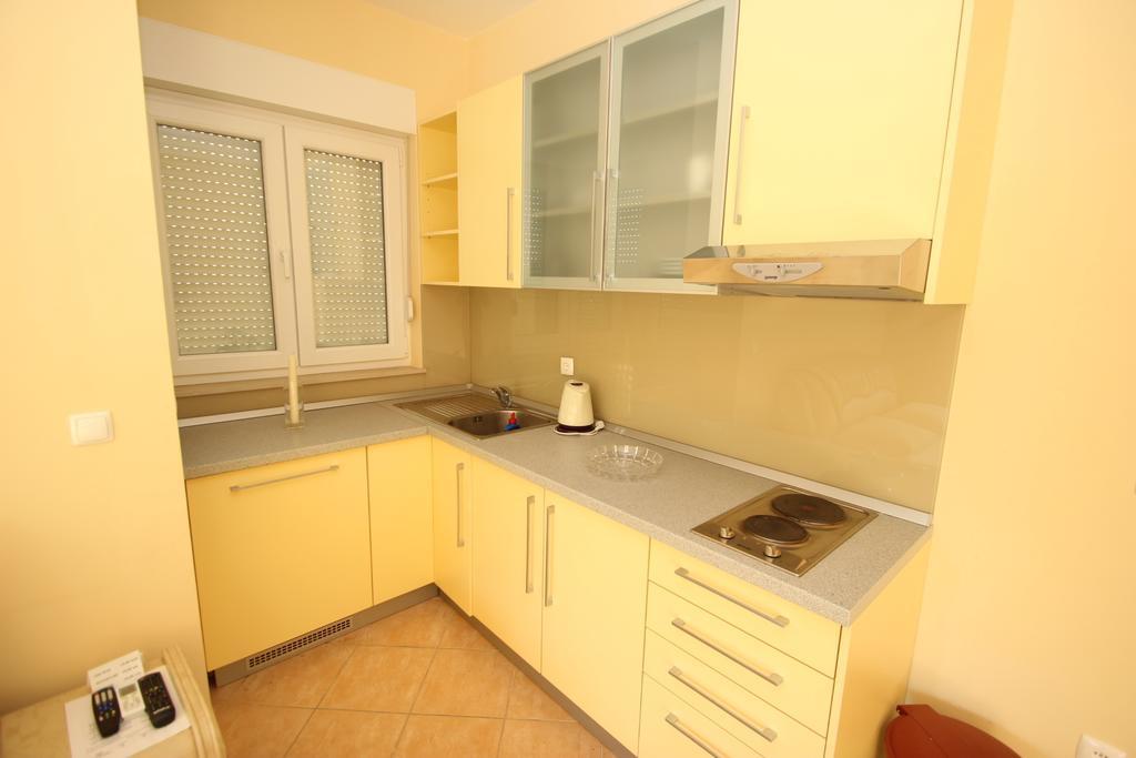 Apartments Villa Astra & Pinija Brela Phòng bức ảnh