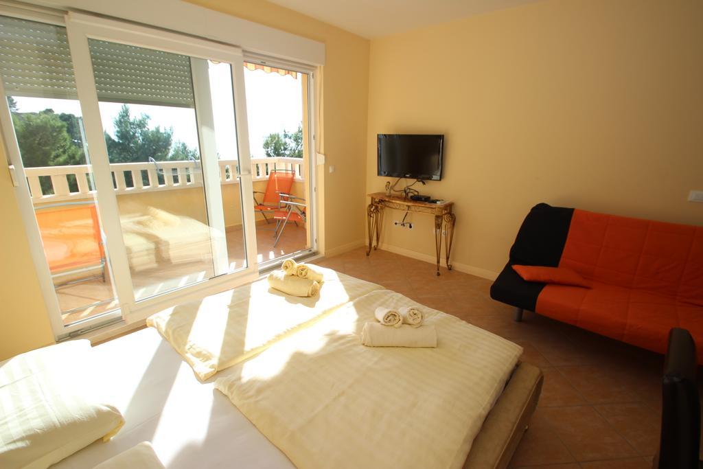 Apartments Villa Astra & Pinija Brela Phòng bức ảnh