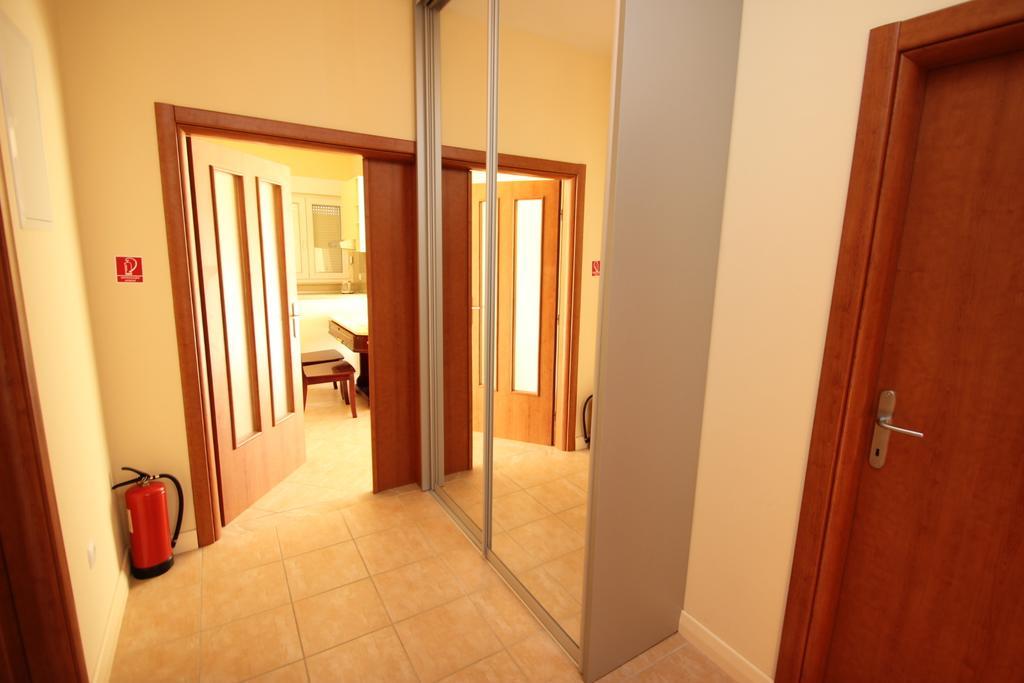 Apartments Villa Astra & Pinija Brela Phòng bức ảnh